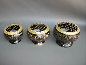 Soporte de incienso de latón de diseño moderno Diseño de metal con acabado pulido brillante Quemador de incienso de fragancia natural - Product Image 5