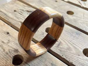 กำไลไม้แกะสลักมีสไตล์สร้อยข้อมือทำจากไม้ทรงกลมสำหรับงานแต่งงานกำไลไม้มีสไตล์ - Product Image 2