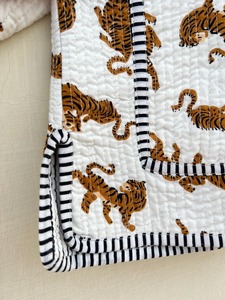 แจ็กเก็ตพิมพ์ลายสัตว์เสื้อโค้ทผ้าฝ้ายบุผ้า Boho สำหรับผู้หญิงแจ็คเก็ตผ้านวมใส่กลับด้านได้ทำด้วยมือน้ำหนักเบาพิมพ์ลาย - Product Image 4