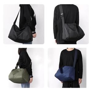 Motif léopard noir personnalisé XL taille Nylon sac de sport grande capacité étanche voyage Gym week-end à la mode fermeture éclair dame - Product Image 4