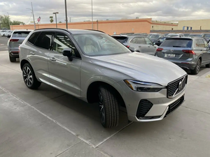 Vente rapide - Voiture d'occasion certifiée 2024 LHD RHD - Volvo XC60 SUV Ultra AWD - Faible kilométrage - Prêt à être expédié - Product Image 3