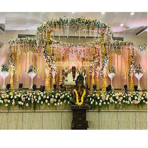 Mandap de mariage indien à thème rustique, Mandap intérieur en FRP pour mariage indien, configuration de Mandap de mariage traditionnel avec décor floral, États-Unis - Product Image 1