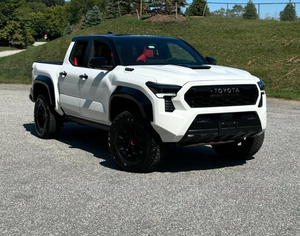 Toyota Tacoma 2024 Usada en el Extranjero, Camioneta con Caja de Cambios Automática, Volante a la Izquierda, Interior de Cuero en Color Oscuro, Neumáticos R17 - Product Image 6