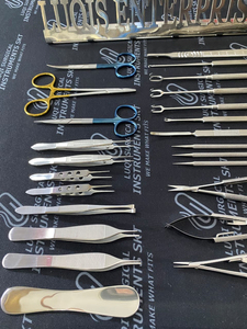 Juego de Instrumentos de Blefaroplastia Premium con Caja de Acero Inoxidable Incluida, Tapete de Silicona, Acero Inoxidable Alemán, Certificado CE - Product Image 4