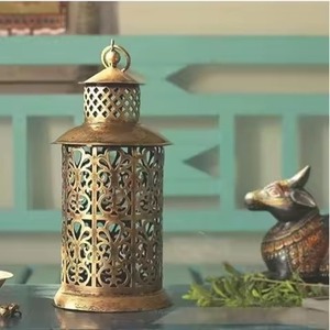 Farol de Ramadán de Metal Premium con Paneles de Vidrio Decorativos, Perfecto para Reuniones Familiares al Aire Libre Durante las Celebraciones del Ramadán - Product Image 6