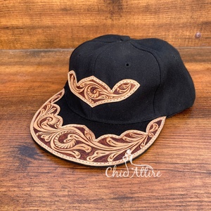 Gorras de camionero de cuero labrado a mano personalizadas a la moda al por mayor, gorras de camionero de cuero genuino de alta calidad personalizadas para hombres y mujeres - Product Image 1