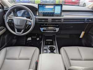 SUV Lin-coln Cor-sair Premiere AWD d'occasion de haute qualité, avec un moteur I-4 turbocompressé de 2,0 L - Product Image 6