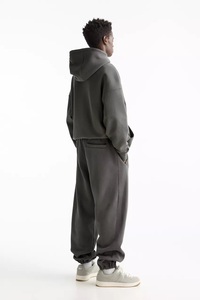 Ensemble de survêtement simple en polaire pour homme, coupe oversize et ample, avec sweat à capuche et pantalon de survêtement à taille élastique et bas ouvert - Product Image 2