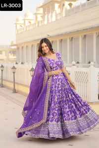 Vêtements de mariage traditionnels pour femmes, jacquard de viscose brodée, paillettes, travail Lehenga Choli Silk Dupatta - Product Image 5