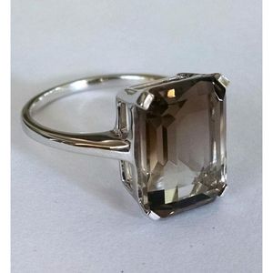 แหวนควอตซ์สโมคกี้ธรรมชาติทรงโซลิแทร์จาก Shah Gems สำหรับผู้หญิง ทำด้วยมือจากเงินแท้ 925 เครื่องประดับสไตล์โบโฮ ทรงมรกต เหมาะสำหรับใส่ทุกวัน - Product Image 1