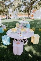 Ensemble table ronde et chaises multicolores pour enfants pour salles de jeux et fêtes d'anniversaire pour usage extérieur