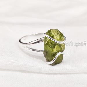 เครื่องประดับหินหยาบสำหรับผู้หญิงแหวนพลอยเพอริโดต์ธรรมชาติวงแหวนลวด925เงินสเตอร์ลิง - Product Image 1