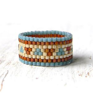 Anillos de dedo de cuentas de semillas bohemias personalizadas Anillo de cuentas de semillas de mejor diseñador para fashionistas Anillo de cuentas de semillas vibrantes - Product Image 4