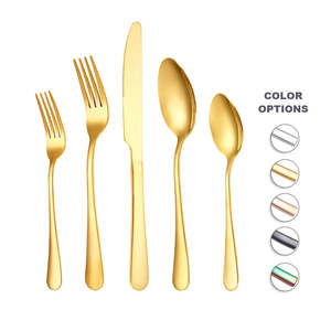 Elegante y refinado juego de cubiertos DORADOS diseñado para ocasiones especiales que ofrece un brillo pulido y una construcción robusta. - Product Image 5