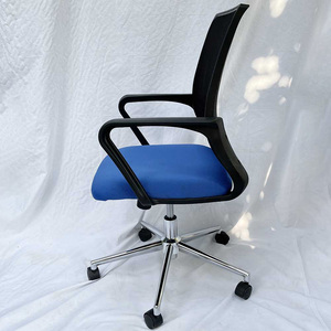 Silla de Oficina Ergonómica Giratoria HOM1016-01 con Cojín Verde, Diseño Minimalista, Altura Ajustable y Respaldo de Malla para Uso Doméstico - Product Image 6
