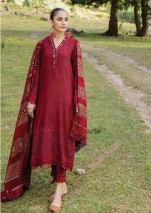 Tenue de soirée brodée en cuir véritable de haute qualité costumes Shalwar Kameez d'hiver pour femmes Collection Premium - Product Image 3