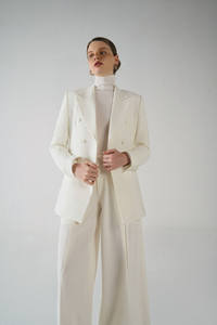 Blazer Lyra al mejor precio para mujer, ropa de alta calidad, nueva tendencia, estilo minimalista, alta moda, hecho en Vietnam, servicios ODM - Product Image 3