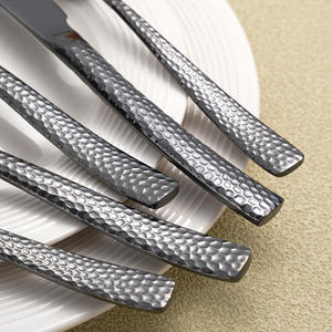 Juego de cubiertos premium con diseño arcoíris, elaborado con un brillo multicolor vibrante que ofrece elegancia moderna y rendimiento duradero. - Product Image 6