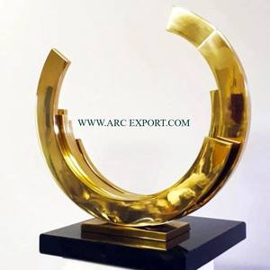 Escultura para el hogar de mesa interior de lujo moderna de alta calidad pulida en oro con Base de Color negro decoración de nueva llegada de tendencia de alta calidad - Product Image 4