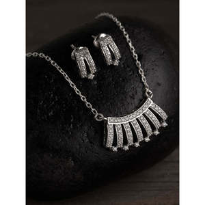 Ensemble collier et boucles d'oreilles pendantes Ayla en argent sterling 925 plaqué rhodium, bijoux fins, cadeau pour femmes et filles avec chaîne incluse - Product Image 2