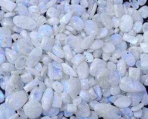 Cabochon de pierres précieuses de Quartz en vrac de pierre de lune naturelle de haute qualité de forme et de taille mélangées pour la fabrication de bijoux - Product Image 2