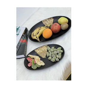 Plateau de service de fruits en métal de forme ovale avec ensemble de 2 plateau de service fantaisie de couleur noir et or pour centre de table - Product Image 1