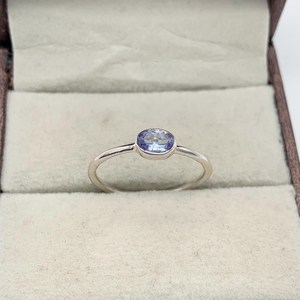 Anillo de Plata de Ley 925 con Tanzanita, Gema Ovalada, Anillo Solitario, Regalo para Ella - Product Image 1