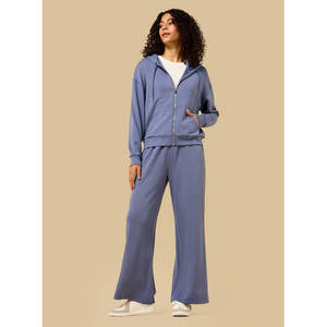 Sweat-shirt à capuche zippé uni éco-responsable pour femme 110 Apparel, mélange de polyester, coupe classique, manches longues, décontracté - Product Image 4