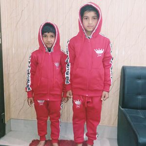 Survêtement de jogging personnalisé pour enfants, garçons et filles, dernière conception, avec panneau contrasté, vêtements de sport pour enfants, groupe d'âge - Product Image 2