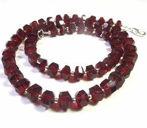 Perles de grenat du Mozambique naturel de qualité supérieure, forme cube, 18 pouces, rondelle, centre percé, 7-8 mm, pierre précieuse rouge facettée, collier - Product Image 3