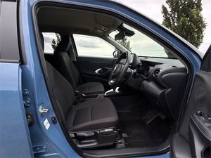 Auto Usado Económico, <span class=keywords><strong>Toyota</strong></span> Yaris Cross 2022, 1.5 Híbrido G SUV, 5 Puertas, CVT, 2WD, Envío a Todo el Mundo - Product Image 2