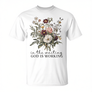 T-shirt Vintage Floreale Cristiana 'Nella Attesa Dio Lavora' per Eventi e Cerimonie Religiose - Product Image 2