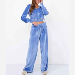 Ensemble de survêtement pour femmes en velours, design en velours, survêtement deux pièces, survêtement en velours respirant pour femmes, survêtements de haute qualité - Product Image 5