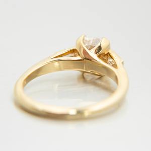 Anillo de Diamante Cultivado en Laboratorio con Corte Esmeralda de 1.2 Ct, Oro Amarillo de 14K, Anillo de Compromiso de Tres Piedras y Conjunto de Boda, Joyería Fina - Product Image 3