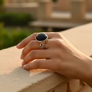 Bague en argent 925 avec onyx cabochon pour femmes, bijoux vintage tendance, bague à pierres précieuses ajustable, principalement en laiton - Product Image 2