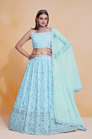 Für Frauen, die die perfekte Mischung aus Tradition und Glamour verkörpern möchten, ist dieses schicke Lehenga Choli Set zum Großhandels preis