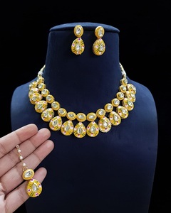 Collar Kundan multicolor de calidad superior elegante del fabricante indio, cadenas con cuentas para niñas, collares de poder de moda dorada - Product Image 3