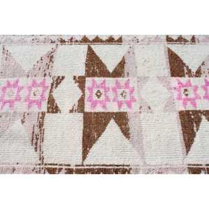 พรมเฮอร์กีตุรกี ขนาด 3.3x10.5 ฟุต (100x319 ซม.) สีขาวลายออมเบรแบบวินเทจ - Product Image 4