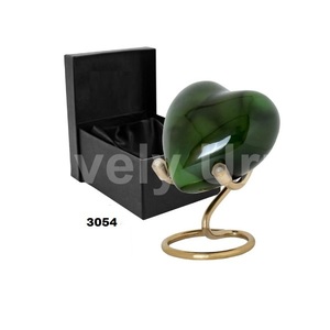 Urna de corazón con soporte y caja, urna de recuerdo para cenizas humanas, Honra a tu ser querido con Mini urnas, Mini urna de cremación para hombres y mujeres - Product Image 1