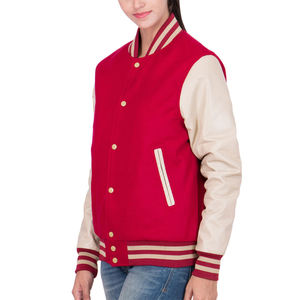 Veste de style universitaire pour femmes, rouge et crème, manches en cuir, doublure matelassée, bordure côtelée rayée, streetwear urbain tendance - Product Image 2
