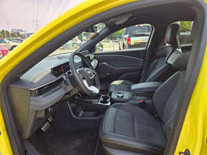 รถยนต์มือสอง ปี 2024 GT พวงมาลัยซ้าย ไมล์น้อย เกียร์อัตโนมัติ เบาะหนัง ไม่เคยเกิดอุบัติเหตุ พร้อมส่ง - Product Image 2