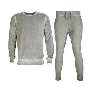 Ensemble de survêtement deux pièces pour homme avec pantalon de jogging confortable et veste à manches longues pour l'entraînement et l'usage quotidien - Product Image 1