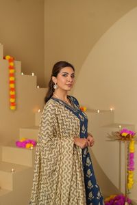 Latest Summer Collection Traditional Wear New Designer Roman Slub Flower Print <b>Top</b> and Pant With Kota Checks Printed Dupatta Set - Product Image 4