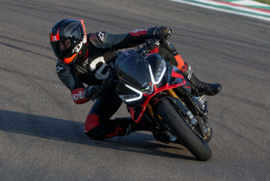 PRÊT À COURRER : NOUVELLE MOTO SPORTIVE APRILIA TUONO V4 FACTORY 1100 (1 099 CC) 2026, HOMOLOGUÉE ROUTIERE, PRÊTE À LA LIVRAISON - Product Image 4