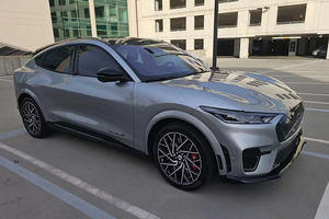 Occasion en excellent état au prix de gros, M.a ch-E GT 2022, faible kilométrage, aucun problème mécanique, prêt à rouler - Product Image 3