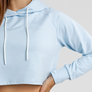 Vente en gros Top court uni sweats à capuche LOGO personnalisé multicolore sweats à capuche courts pour femmes haut court en coton sweat à capuche couleur bleu ciel tenue décontracté - Product Image 3