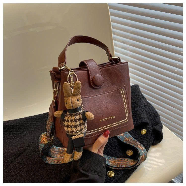 น้ำตาลอ่อน