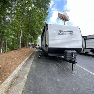 Nouvelle caravane de camping Keystone C-o-l-e-m-a-n 25R 2026 à vendre pour le camping et les voyages - Product Image 1