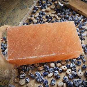 Briques de sel rose de l'Himalaya sculptées et écologiques du Pakistan-Décoration de maison élégante et utilisation de Noël dans un style d'amour en vrac - Product Image 3