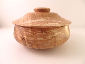 Olla para servir de diseño único de madera con mango con tapa para cocina, hotel, restaurante, personalizar madera cálida, olla para servir cazuela - Product Image 2